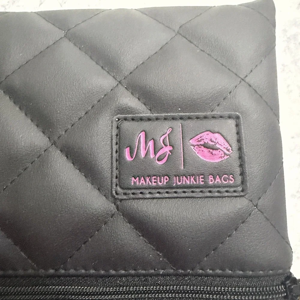 Makeup Junkie - Black Quilted LARGE Bag Pouch Pink Details